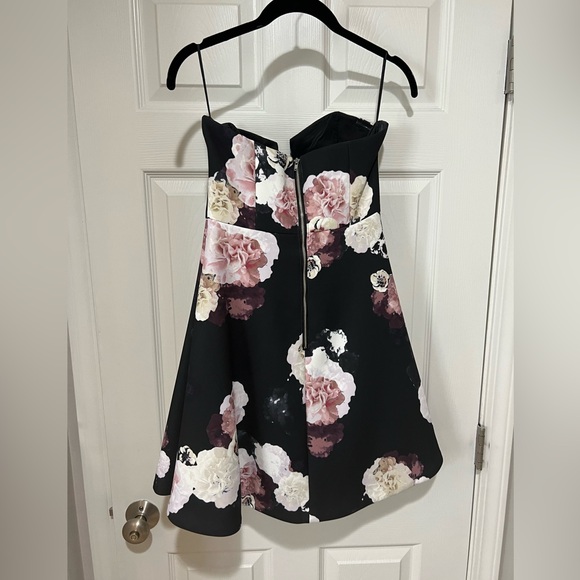 EUC Keepsake Divide mini cocktail dress- Size Small - Picture 3 of 5